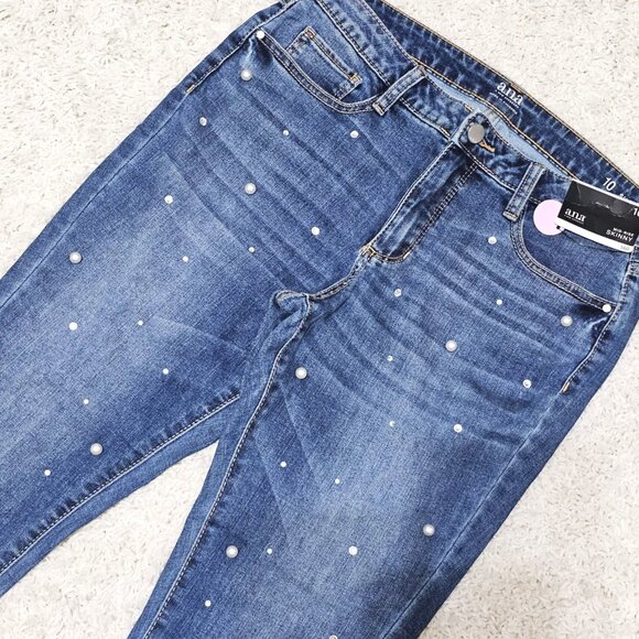a.n.a. Denim Jeans with Pearls & Rhinestones. Mid-Rise Skinny, Size 10. NWT. - Picture 4 of 16